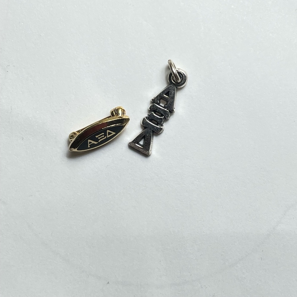 Alpha Xi Delta charm/pin